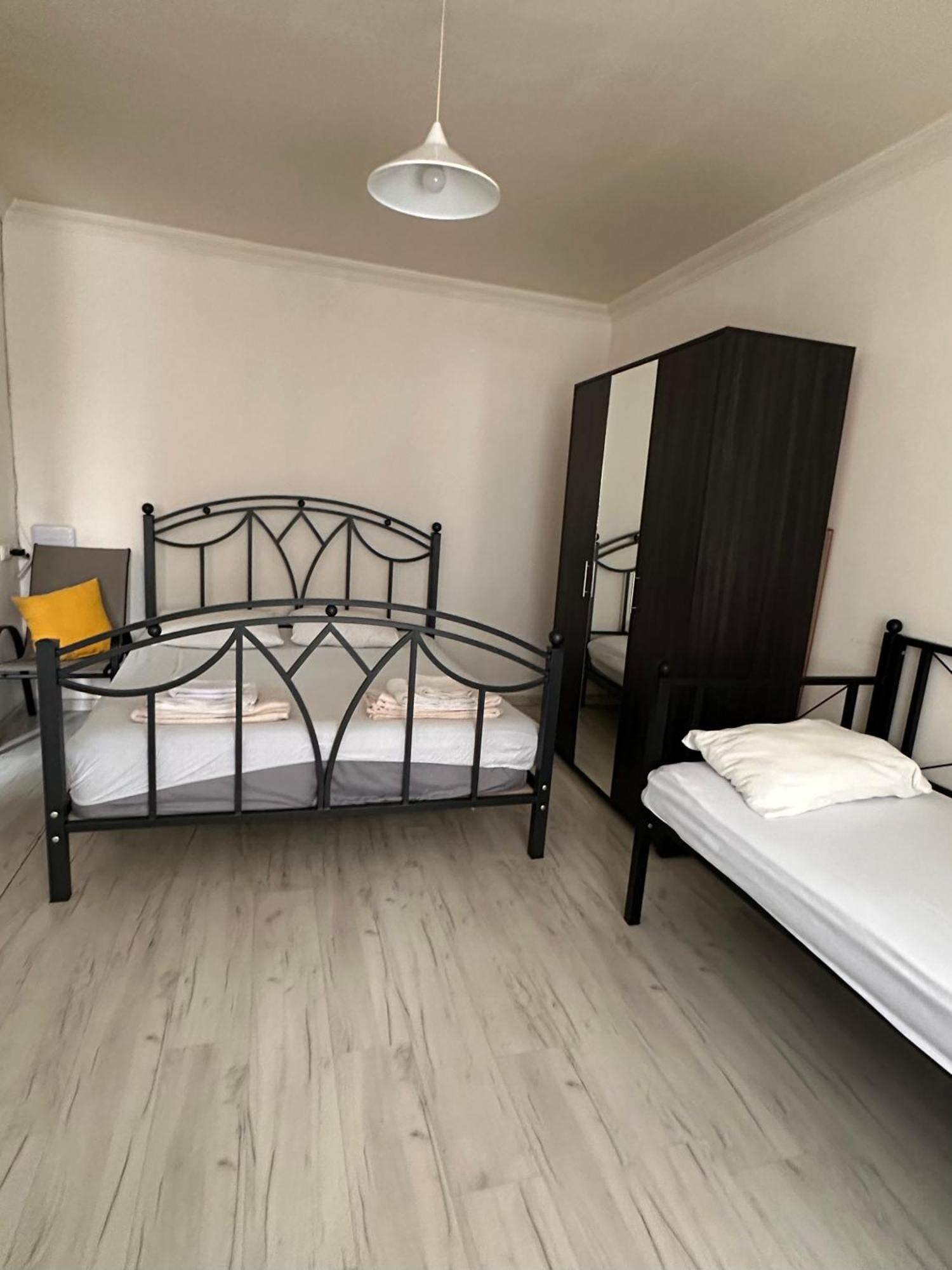 Apartment In The Center Of Erevan ภายนอก รูปภาพ